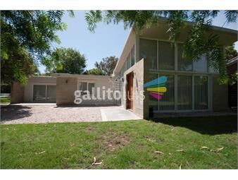 https://www.gallito.com.uy/casa-en-playa-mansa-4-dormitorios-barbacoa-piscina-inmuebles-24456581