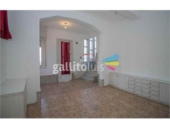 https://www.gallito.com.uy/venta-de-casa-2-dormitorios-garage-la-comercial-inmuebles-24283535