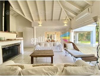 https://www.gallito.com.uy/venta-casa-3-dormitorios-playa-brava-punta-del-este-inmuebles-22394699