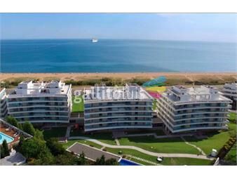https://www.gallito.com.uy/moderno-apartamento-frente-al-mar-con-vista-a-playa-mansa-inmuebles-25137037