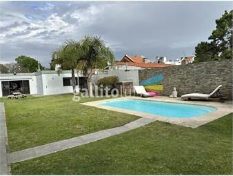 https://www.gallito.com.uy/venta-casa-3-dormitorios-fondo-piscina-barbacoa-carrasco-no-inmuebles-25193881