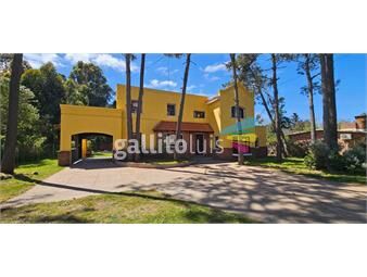 https://www.gallito.com.uy/venta-casa-en-el-pinar-sur-cinco-dormitorios-con-piscina-inmuebles-24852153