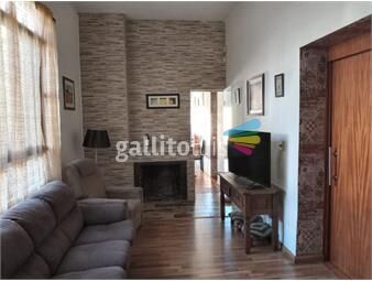 https://www.gallito.com.uy/casa-en-venta-de-4-dormitorios-cochera-fondo-piscina-en-inmuebles-23926554