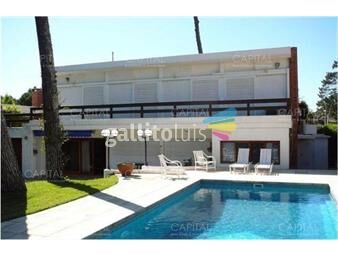 https://www.gallito.com.uy/casa-de-cuatro-dormitorios-en-playa-mansa-inmuebles-25233294