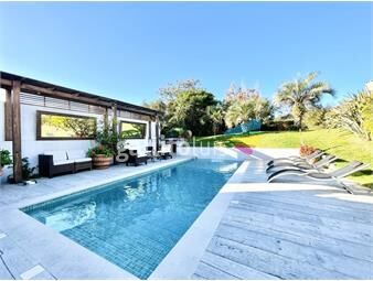 https://www.gallito.com.uy/moderna-casa-de-5-dormitorios-y-piscina-climatizada-frente-inmuebles-25137800