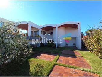 https://www.gallito.com.uy/venta-casa-4-dormitorios-peninsula-a-una-cuadra-del-mar-inmuebles-24121435