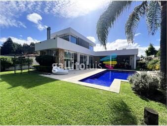 https://www.gallito.com.uy/venta-espectacular-casa-5-dormitorios-jardin-y-piscina-en-inmuebles-25353255