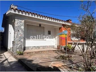 https://www.gallito.com.uy/casa-amplia-de-2-dormitorios-sayago-con-garaje-patio-jardã­-inmuebles-25366652