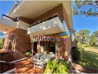 https://www.gallito.com.uy/venta-apartamento-estilo-casa-excelente-zona-residencial-inmuebles-25391638