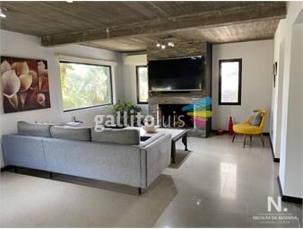 https://www.gallito.com.uy/en-venta-espectacular-casa-de-4-dormitorios-ubicada-en-pin-inmuebles-25509306