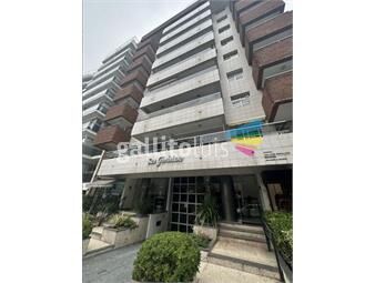 https://www.gallito.com.uy/venta-apartamento-de-1-dormitorio-amplio-con-balcon-punta-c-inmuebles-25536049