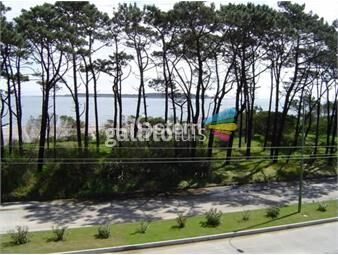 https://www.gallito.com.uy/venta-apartamento-2-dormitorios-y-dependencia-playa-mansa-inmuebles-18392345