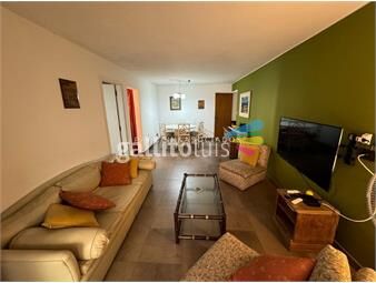 https://www.gallito.com.uy/apartamento-en-venta-2-dormitorios-y-medio-playa-mansa-pu-inmuebles-25640600