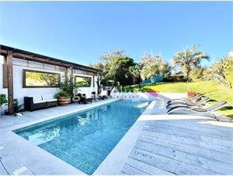 https://www.gallito.com.uy/moderna-casa-de-5-dormitorios-y-piscina-climatizada-frente-inmuebles-25644144