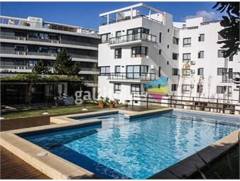 https://www.gallito.com.uy/venta-apartamento-3-dormitorios-frente-playa-brava-piscina-inmuebles-25668604