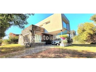 https://www.gallito.com.uy/kosak-punta-del-este-venta-casa-minimalista-4-dorm-piscina-inmuebles-25649515