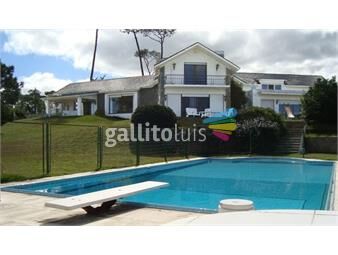 https://www.gallito.com.uy/venta-de-casa-de-5-dormitorios-playa-mansa-inmuebles-18683875