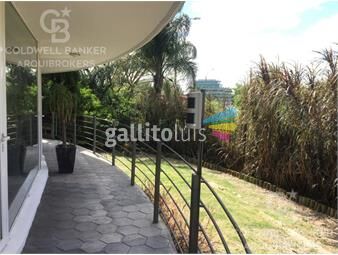 https://www.gallito.com.uy/apartamento-de-3-dormitorios-y-servicio-con-patio-en-carr-inmuebles-24106742