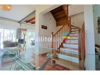 https://www.gallito.com.uy/venta-casa-5-dormitorios-barbacoa-jardin-sobre-lezica-inmuebles-25490688