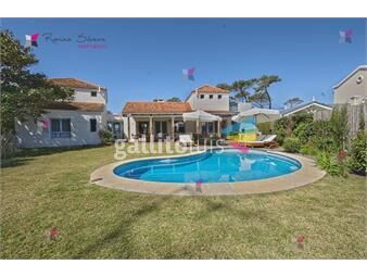 https://www.gallito.com.uy/casa-en-montoya-con-piscina-a-metros-del-mar-inmuebles-18266316