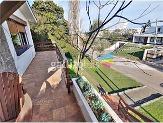 https://www.gallito.com.uy/casa-en-venta-3-dormitorios-playa-mansa-punta-del-este-inmuebles-25820225