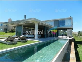 https://www.gallito.com.uy/excelente-casa-moderna-en-tio-tom-pegada-al-mar-inmuebles-21355662