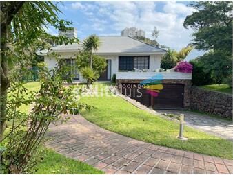 https://www.gallito.com.uy/casa-en-venta-de-5-dormitorios-en-cantegril-punta-del-este-inmuebles-22441547