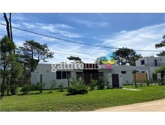 https://www.gallito.com.uy/casa-en-venta-de-3-dormitorios-en-la-barra-punta-del-este-inmuebles-24721509