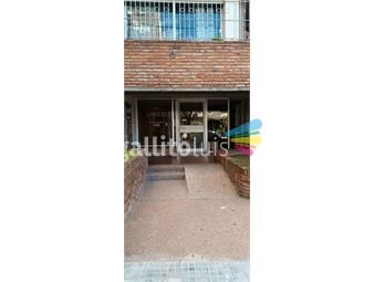 https://www.gallito.com.uy/casatroja-venta-apartamento-parque-batlle-inmuebles-25940993