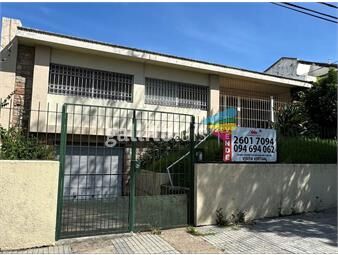 https://www.gallito.com.uy/venta-de-casa-malvin-2-dormitorios-mas-servicio-y-fondoi-inmuebles-24167437