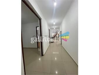 https://www.gallito.com.uy/en-venta-hermosa-casa-tres-cruces-2dorm1bañoterraz-inmuebles-25727011