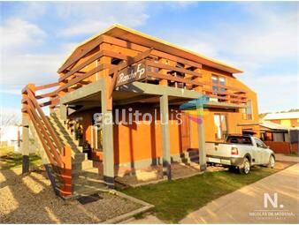 https://www.gallito.com.uy/venta-casa-3-dormitorios-con-dependencia-de-servicio-la-inmuebles-25035121