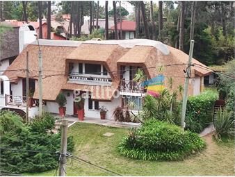 https://www.gallito.com.uy/casa-de-3-dormitorios-en-venta-en-pinares-punta-del-este-inmuebles-24245361