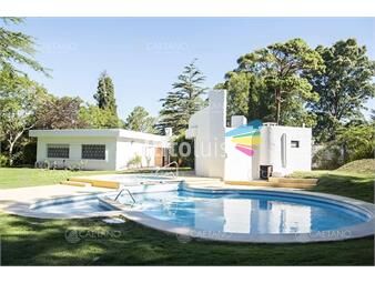 https://www.gallito.com.uy/venta-casa-en-hermosa-ubicacion-inmuebles-25959301