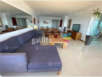 https://www.gallito.com.uy/torre-de-categoria-en-playa-brava-inmuebles-20567825