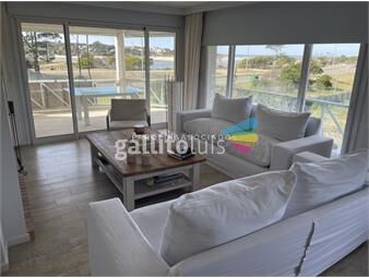 https://www.gallito.com.uy/apartamento-de-3-dormitorios-con-vista-al-mar-en-brava-pu-inmuebles-24717060