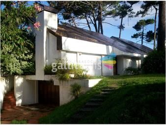 https://www.gallito.com.uy/casa-en-venta-4-dormitorios-en-excelente-ubicaciã³n-punta-inmuebles-23784899