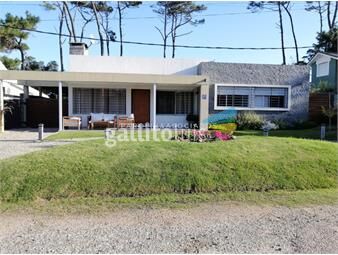 https://www.gallito.com.uy/casa-en-venta-de-3-dormitorios-en-pinares-punta-del-este-inmuebles-19610198