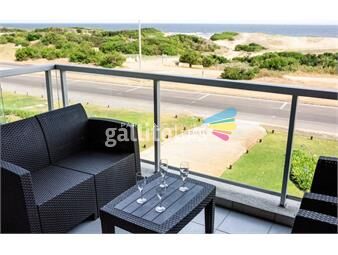 https://www.gallito.com.uy/apartamento-en-venta-de-3-dormitorios-con-vista-al-mar-en-e-inmuebles-19576569