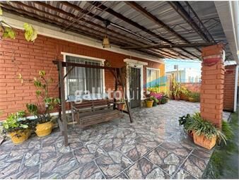 https://www.gallito.com.uy/venta-casa-3-dormitorios-4-baños-2-garajes-pando-inmuebles-25643542