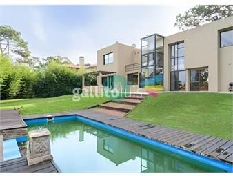 https://www.gallito.com.uy/alquiler-anual-y-temporada-casa-5d-brava-punta-piscina-inmuebles-25804269