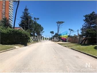 https://www.gallito.com.uy/en-venta-casa-en-primeras-paradas-de-playa-mansa-terreno-e-inmuebles-25035962