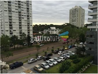 https://www.gallito.com.uy/apartamento-en-venta-en-bellagio-tower-punta-del-este-inmuebles-17896493