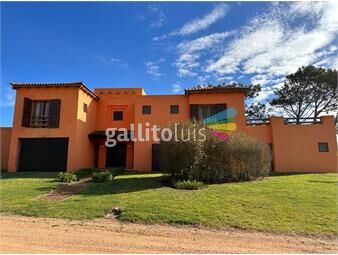 https://www.gallito.com.uy/alquiler-temporada-casa-3-dormitorios-playa-brava-inmuebles-24053104