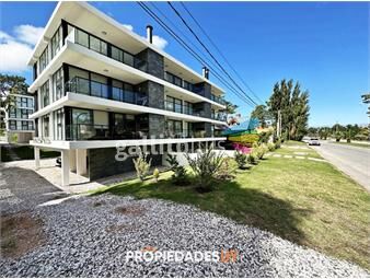 https://www.gallito.com.uy/apartamento-en-venta-de-3-dormitorios-con-parrillero-propio-inmuebles-26063138