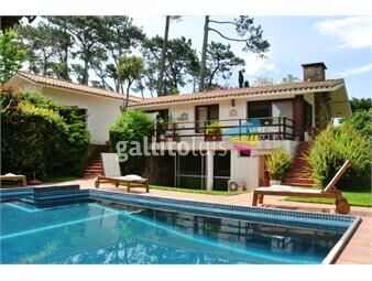 https://www.gallito.com.uy/venta-casa-con-lote-apto-para-bloque-playa-mansa-inmuebles-25085745