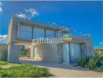 https://www.gallito.com.uy/casa-en-venta-de-3-dormitorios-en-frente-al-mar-de-la-juani-inmuebles-19659467