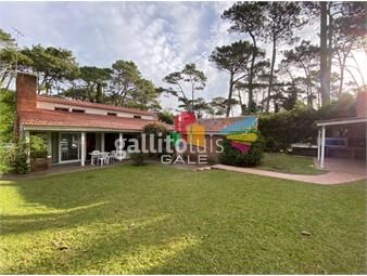 https://www.gallito.com.uy/vende-chalet-tres-dormitorios-dos-baãos-y-dormitorio-y-b-inmuebles-21962770