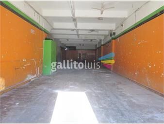 https://www.gallito.com.uy/venta-de-cuatro-locales-con-renta-y-tres-apartamentos-inmuebles-26147086