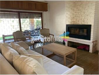 https://www.gallito.com.uy/casa-en-venta-de-3-dormitorios-a-metros-del-mar-punta-del-inmuebles-26228644